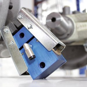 Mit den kleinen Baugrößen 05 und 10 (im Bild) wird eine Lösung angeboten, die mit 3 bis 50 Nm Bremsmoment bei üblichen Bremsscheibendurchmessern den unteren Bereich im Maschinenbau abdeckt.