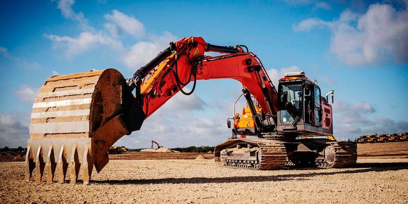 Ein mit Gravis-Technologie ausgerüsteter Bagger kann Arbeiten auf der Baustelle selbstständig ausführen.  (Bild: Gravis Robotics)