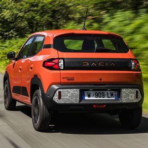 Im Schnitt verbraucht der Spring nach geltender Norm 13,2 kWh auf 100 Kilometer.(Bild:  Dacia)