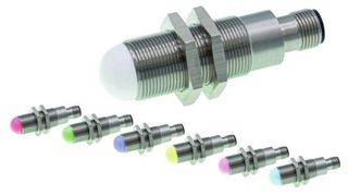 IPF Electronic hat das Sortiment an LED-Maschinenleuchten und LED-Signalleuchten erweitert. Letztere ist ganz neu und hier im Bild zu sehen. Das Besondere ist der domartige Abstrahlbereich und dass man durch einen Schaltungsmix sechs Farben erzeugen kann. (Bild: IPF Electronic)