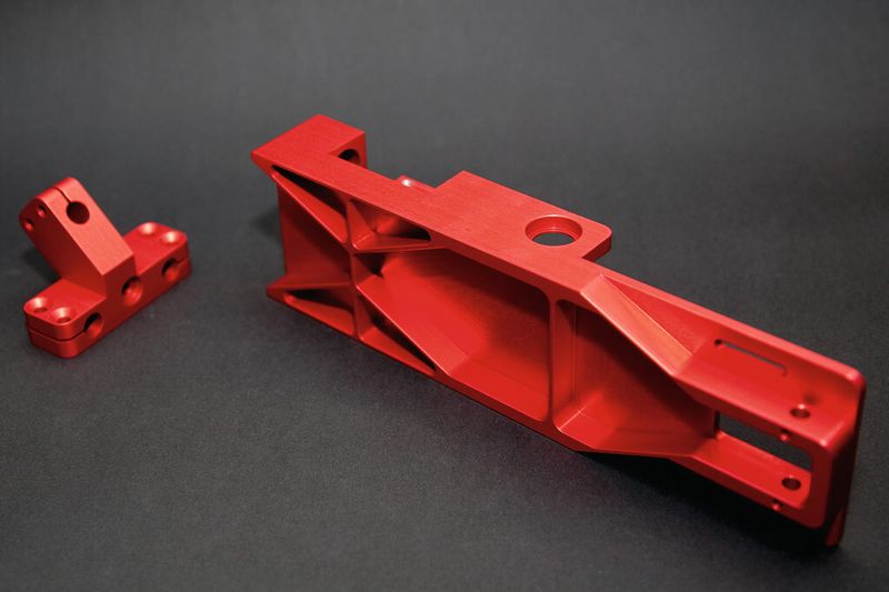 Ausnehmungen und Biodesign-Verstrebungen sorgten für weniger Gewicht und gleichzeitig höhere Rigidität der Prüfeinheit. (Bild: Tribotron)