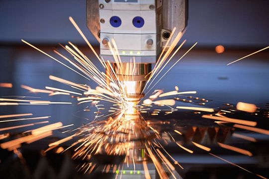 Auch die bereits gesenkte Produktionsprognose aus dem März lässt sich laut VDMA nicht mehr halten.(Bild:  Kadmy - stock.adobe.com)