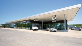 Die Herbrand-Gruppe hat im Sommer ein neues Autohaus in Rhede eröffnet. (Bild: Herbrand)