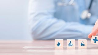 Der BKK Landesverband Mitte setzt beim elektronischen Prozessmanagement für das Qualitätsprüfungsverfahren Pflege auf die Softwarelösung pro care VMP QUALI (REDPIXEL - stock.adobe.com)