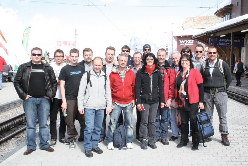 Die Crew der Lastech AG strebt hoch hinaus, hier beim Firmenausflug auf der Kleinen Scheidegg. (Bild: Lastech)