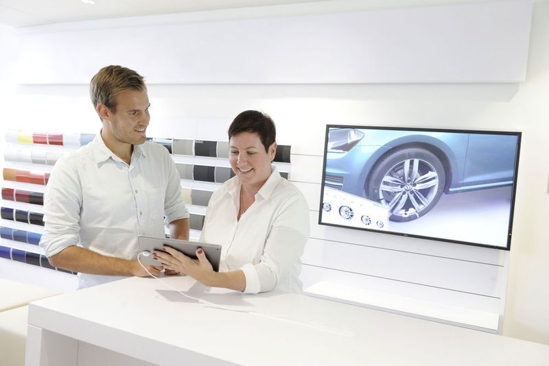 Auf der Händlertagung in Bonn stand aber nicht die Dieselthematik, sondern vor allem die weitere Digitalisierung des Volkswagen-Netzes im Vordergrund. (Volkswagen)