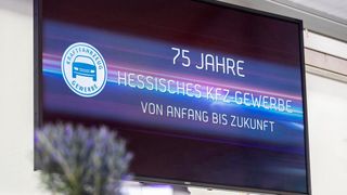 Im Juni feierte das hessische Kfz-Gewerbe in seinem Verbandshaus in Wiesbaden sein 75-jähriges Bestehen. Nun gibt es zur Geschichte des Kfz-Landesverbands ein Buch, einen Film und eine Website. (Bild: Kfz-Gewerbe Hessen )