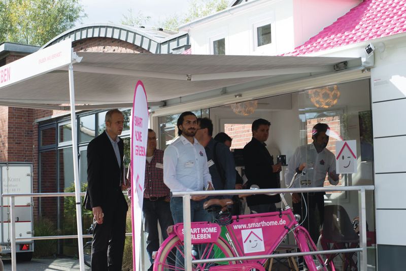 Neben dem Messestand stellte das komplette Smart-Home-Haus einen stark besuchten Anlaufpunkt der Telekom dar. (52Grad Wagner Deters-Prohl GbR)