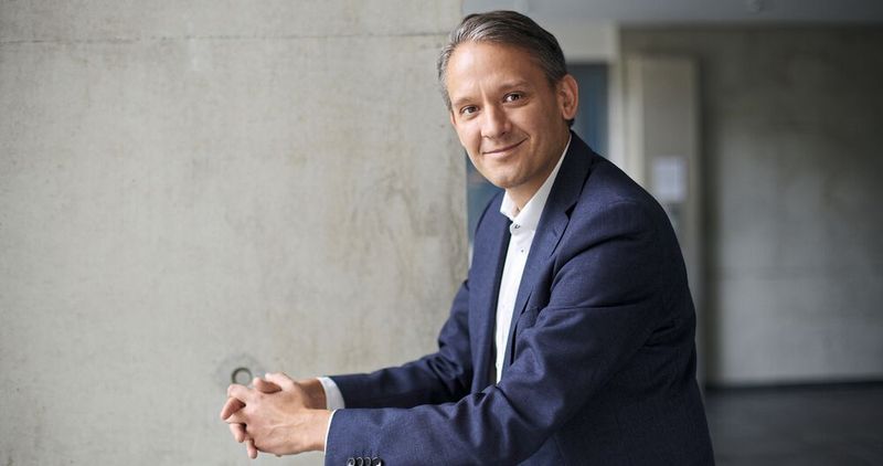 Dominic Kurtaz, Managing Director Eurocentral bei Dassault Systèmes: „Um nachhaltige Innovationen zu schaffen, müssen Silos aufgebrochen, Raum für Ideen geschaffen und ein kontinuierlicher Austausch über die gesamte Wertschöpfungskette hinweg sichergestellt werden.“(Bild:  Dassault Systèmes)