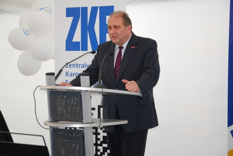 Der Präsident des Zentralverbands Deutsches Handwerk (ZDH), Peter Wollseifer, lobte das neue Gebäude als beispielhaft für das gesamte Handwerk. (Wenz)
