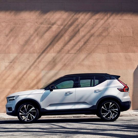 Der XC40 ist eines von drei Volvo-Modellen, die über den digitalen Weg geleast werden können. (Bild:  Volvo)