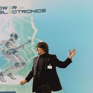 Entwickler treffen Entwickler. Auf dem Fachkongress Power of Electronics am 29. und 30. September in Würzburg stehen die Themen Wärmemanagement (ehemals Cooling Days),  Leiterplattentechnik, Power-Design und Power Systems, Kreislaufwirtschaft sowie Relaistechnik im Fokus.(Bild:  Stefan Bausewein)