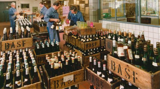 Historisches Bild vom Lager im BASF-Weinkeller(Bild:  BASF)