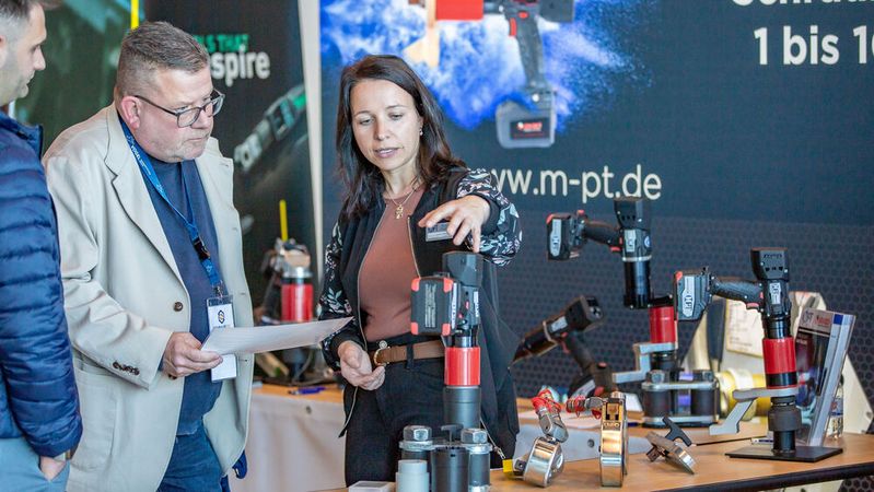 Gerade der fachliche Austausch unter den Schraubexperten untereinander ist das, was die Regionalmesse Schraubtec ausmacht.(Bild:  Amelie Jehmlich/ART n Photo)
