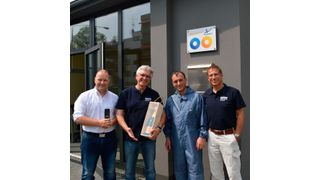 Thomas Fiedler, Geschäftsführer der Karosseriebau Fiedler GmbH ist der 100. Scanning-Kunde von AkzoNobel und von den Vorteilen des Systems überzeugt. (AkzoNobel)