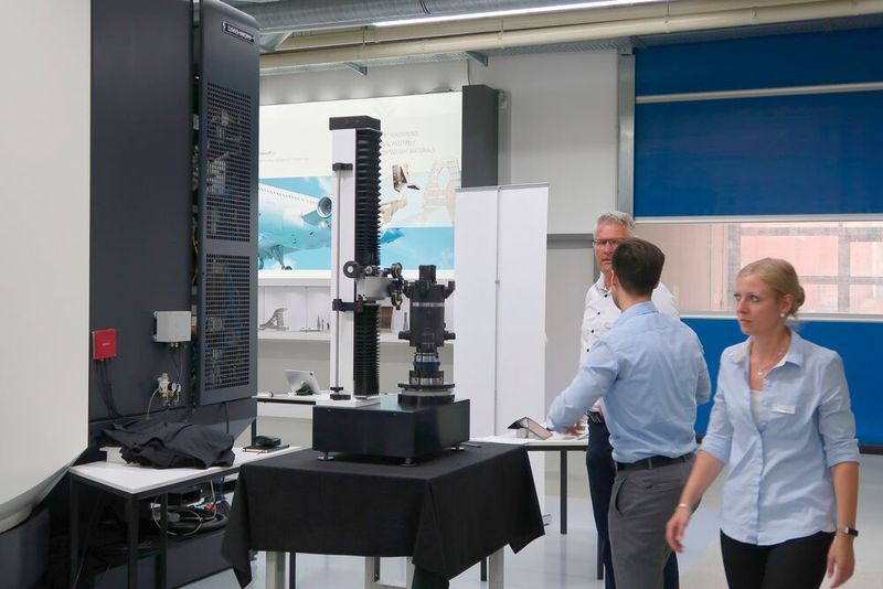 Impressionen bei Mapal in Aalen zu den neuesten Entwicklungen für die Sicherung der Zukunft bei der Zerspanung. Vieles davon wird übrigens auf der EMO Hannover 2025 zu sehen sein ... (Bild: P. Königsreuther)