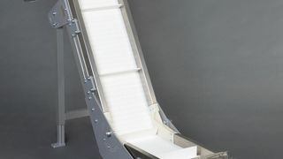 Kunststoffmodul-Förderband mit Rückfallklappe. (Bild: Geppert-Band)