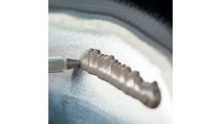 Nach Herstellerangaben ist Teroson EP-5020 einfach aufzutragen und ergibt ein optimales Substrat für den weiteren Arbeitsprozess. (Henkel)