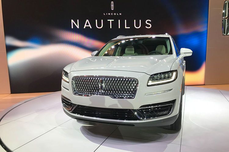 Lincoln zeigt in Los Angeles die überarbeitete Version des MKC, den Nautilus. (Bild: Grundhoff)