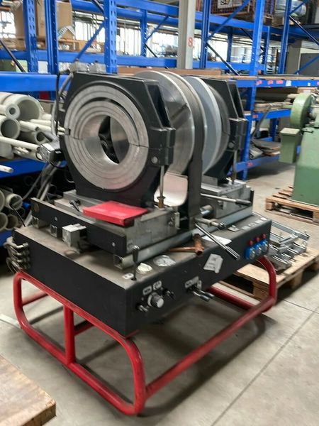 Diese Stumpfschweißmaschine Rothenberger P500 sucht einen neuen Besitzer. (Bild: Surplex)