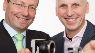 25 Jahre Leidenschaft für Bildverarbeitung: Unternehmensgründer Norbert Basler und Vorstandsvorsitzender Dr. Dietmar Ley (Bild: Basler)