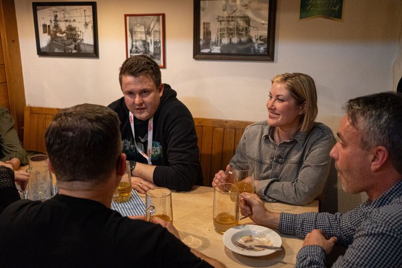 Manuel Gohan (Gohan) mit Karoline Werdehausen und Jan Schäfer (Haus & Gross) (Bild: Niklas Christensen)