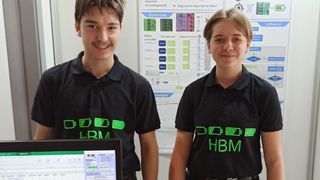 Haben ein hoch effizientes Batterie-Management-System entwickelt: die Schüler Jan Reckermann (links) und Soﬁa Mik waren damit bei Jugend forscht erfolgreich.  (Soﬁa Mik/Jan Reckermann, SFZ Südwürttemberg )