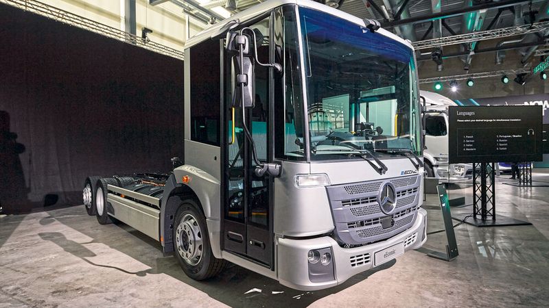 Der elektrische Antrieb wird für kommunale Einsätze immer wichtiger: 2022 geht der E-Econic mit Low-Entry-Fahrerhaus in Serie. (Bild: Daimler)