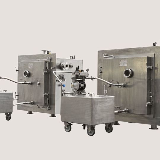 Die Multispray-Schalentrockner sind speziell für die pharmazeutische Industrie bestimmt und in zwei cGMP-Grundkonfigurationen erhältlich.(Bild:  Italvacuum)