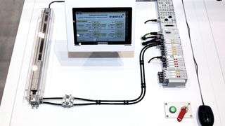 Vernetzung eines AV-Ventils zusammen mit Sensoren um die Endlagen des Pneumatikzylinders zu erfassen. (Bild: Aventics)