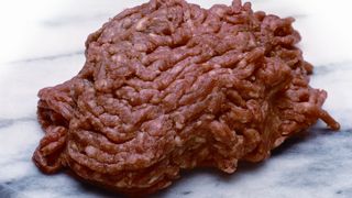 1	 Fleisch ist durch die jüngsten Skandale wieder in den Fokus 
der Dioxinanalytik gerückt. Bild: Archiv (Archiv: Vogel Business Media)