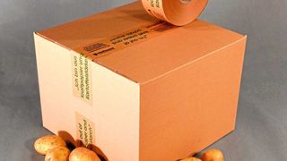 Die Grundrohstoffe der Nassklebestreifen von Schümann sind Kraftpapier und Kartoffelstärke. (Schümann)