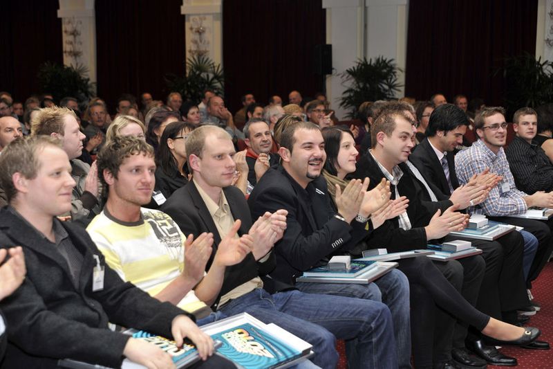 Fachinformationen und Erfahrungsaustausch: Acoat selected Partner von Sikkens  besuchten bei der Management-Konferenz 2009 zwei Tage lang interessante Vorträge verschiedenster Referenten. (Archiv: Vogel Business Media)