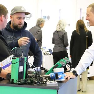 Face-to-Face statt Online: Bei der Meorga zählt das persönliche Fachgespräch mit regionalen Experten.(Bild:  Meorga)