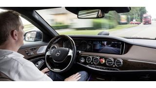 Autonomes Fahren: Der Weg von ADAS über Advanced ADAS hin zu vollständig autonomen Fahrzeugen erfordert die Entwicklung intelligenter, sicherer und robuster Halbleiterbausteine. (Daimler AG)