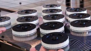 Stratasys bietet nun On-Demand-Produktion von Teilen die über ein Online-3D-Druck-Portal bestellt werden können.  (Stratasys)