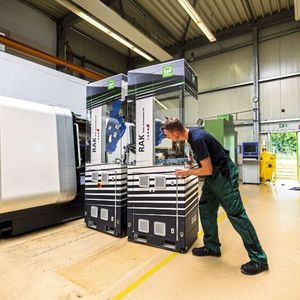 Mit dem Robo Automation Kit lassen sich Automatisierungslösungen nach dem Baukastenprinzip kombinieren.