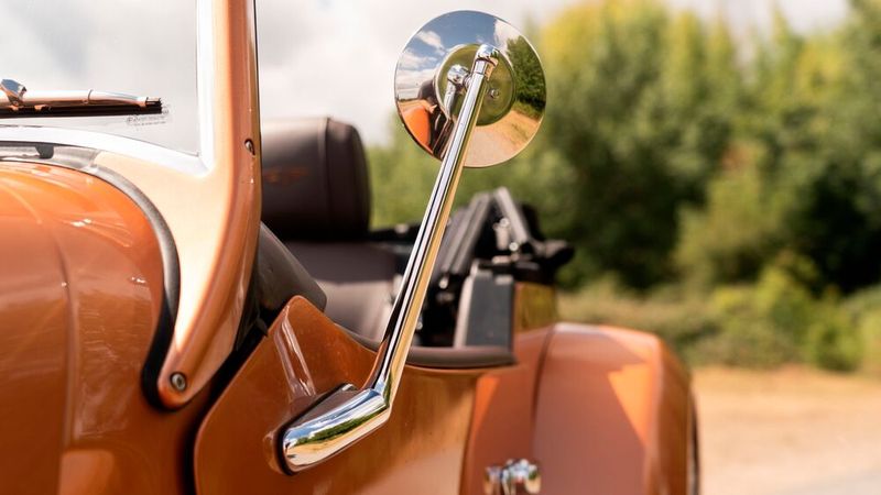 Runder Spiegel statt Kamera mit Totwinkelassistent. (Bild: Morgan)