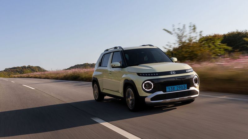 Nach Dacia Spring, Citroen ë-C3 oder Renault 5 E-Tech Electric steigt nun auch Hyundai mit dem Inster ins bezahlbare Batteriegeschäft ein.(Bild:  Hyundai)