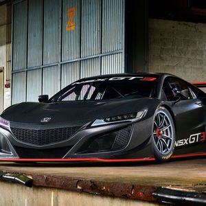 Nach dreijähriger Entwicklungsphase ist der Honda NSX GT3 bereit, um an Kunden ausgeliefert zu werden. 