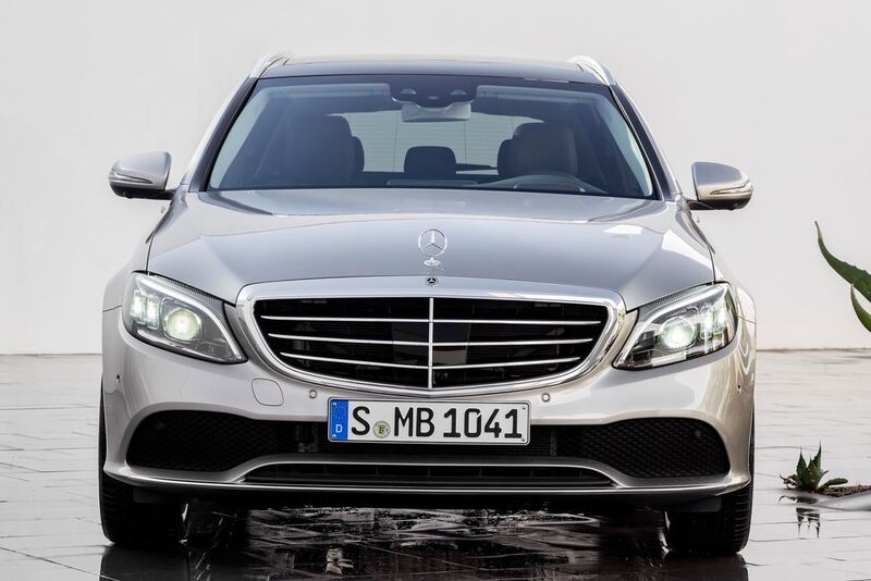 Nach vier Jahren Laufzeit und damit etwa zur Hälfe des geplanten Lebenszyklus hat Daimler seine C-Klasse überarbeitet.  (Daimler)