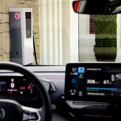 Das bidirektionale Laden kommt in immer mehr Modellen an und gewinnt finanziell für die E-Autofahrer an Bedeutung. (Bild: VW)
