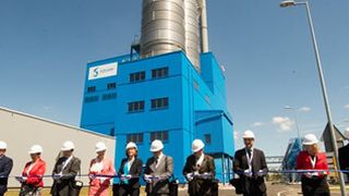 Mrs. Ewa Mes/Pomeranian Province Governor, Mr. Alexis Brouhns/Solvay Europe General Manager & Solvay Public Affairs Director, Mrs. Collette Taquet/Belgian Ambassador to Poland, Mrs. An Nuyttens/Solvay Silica President, Mr. Janusz Ostapiuk/Vice Minister of Environment, Mr. Marek Smoczyk/Secretary of Pomeranian Province, Mr. Bruno Jestin/Solvay Silica Europe Zone Director, Mrs. Dorota Grabczynska/Wloclawek City Vice Mayor (Bild: Solvay)