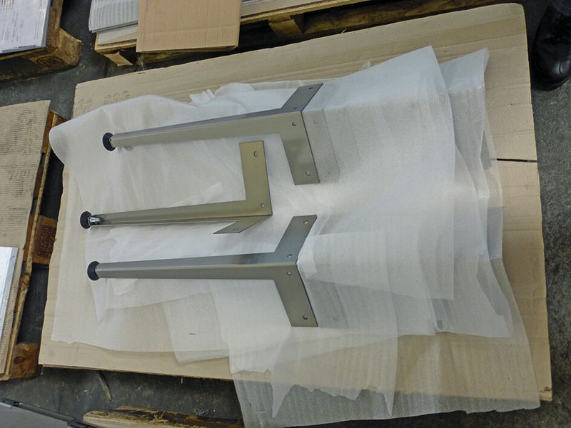 Neben kleinsten Stückzahlen gibt es natürlich auch Großserienaufträge wie diese Tischbeine. (Bild: Finus)