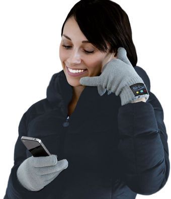 Im Handschuh Hi-Call von Hi-Fun befindet sich ein Mikrofon im kleinen Finger und ein „Lautsprecher“ im Daumen. Die Standby-Zeit berägt zehn Tage und die Sprechzeit 20 Stunden. Erhältlich in grau oder schwarz bei www.hi-fun.com in zwei Größen für 50 Euro. In Leder kostet der Handschuh 99,99 Euro. (www.hi-fun.com)