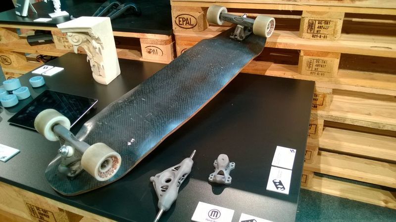 Gewinner der 3D Pioneers Challenge in der Kategorie Design: Philipp Manger; Ernst-Abbe-Hochschule Jena mit dem Project T.O.S.T (Topological Optimized Skateboard Trucks). Es zeigt neue Möglichkeiten der Kombination organischer und zellularer Struckturen für den Leichtbau am Beispiel einer Skateboardachse. (D.Quitter/konstruktionspraxis)