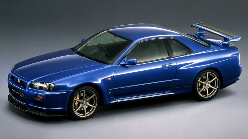 1999: In diesem Jahr startet der Skyline GT-R der Serie R34, wieder mit 206 kW/280 PS Leistung. (Bild: Nissan)