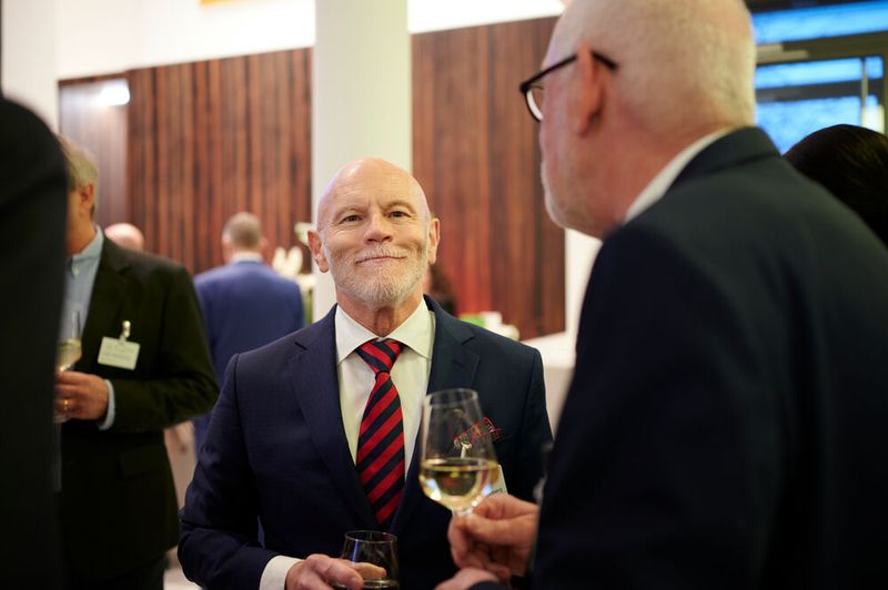 Impressionen vom ELEKTRONIKPRAXIS Frühlingsfest 2023 im Ketterer Kunst mit der Verabschiedung von Johann Wiesböck.  (Bild: © EYE AM CHRIS)