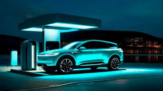 Toyota und Suzuki vertiefen ihre langjährige Partnerschaft und entwickeln gemeinsam ein EV-Modell. (Bild: frei lizensiert bei Pixabay | KI-generiert)