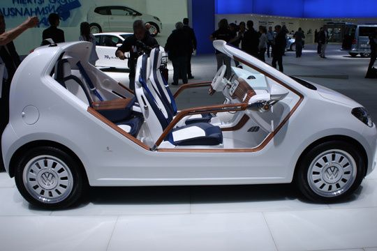 Dieses kleine Dingi fürs Sonnendeck von Millionärs-Yachten wird es aber mit ziemlicher Sicherheit nicht in den Showroom schaffen. (Archiv: Vogel Business Media)